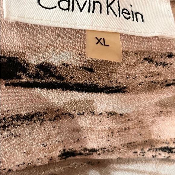 Calvin Klein No Iron Top button front cuffs top pockets and stone necklace - Picture 10 of 12